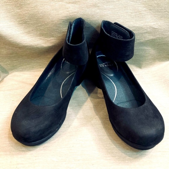 DANSKO Sz 39 Lulu Ankle  Strap Nubuck Suede Round Toe Small Wedge Shoes - Picture 2 of 12